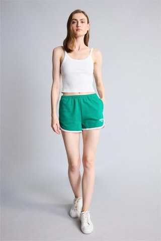 Defacto Elastik Belli Kısa Beyaz Biyeli Yeşil Şort G8017ax26hsgn198 Yeşil-gn198