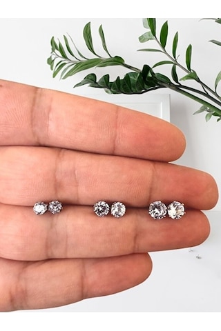 Cerrahi Çelik Üç Çift Tek Taşlı Küpe Üç Farklı Boy Gümüş Renk 2 x 3