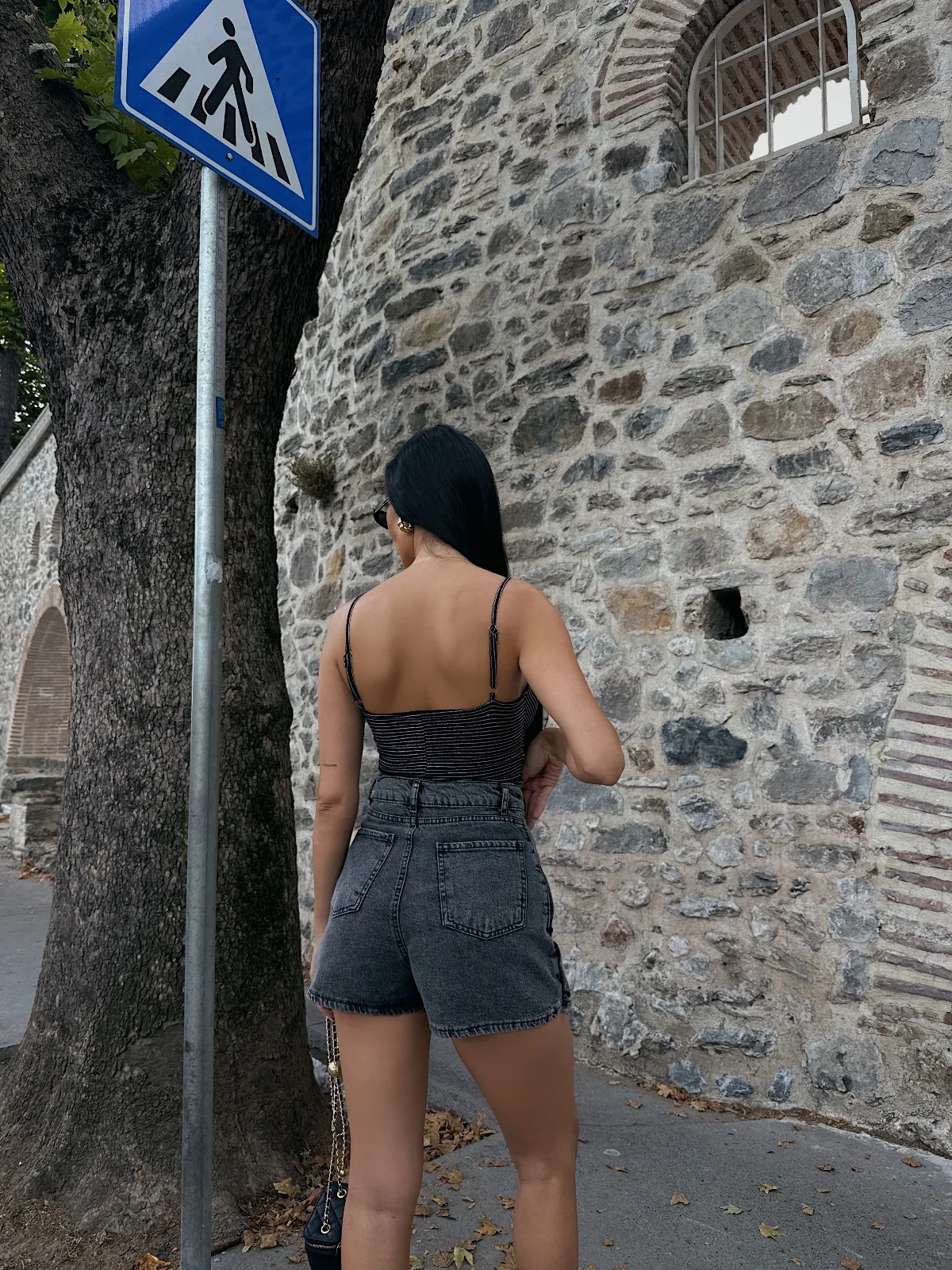Nido İp Askılı Kruvaze Yaka Bluz SIYAH
