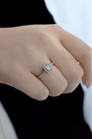 Lilarote 0.35 Ct. Modern Tasarım Baget Kare Tektaş Yüzük