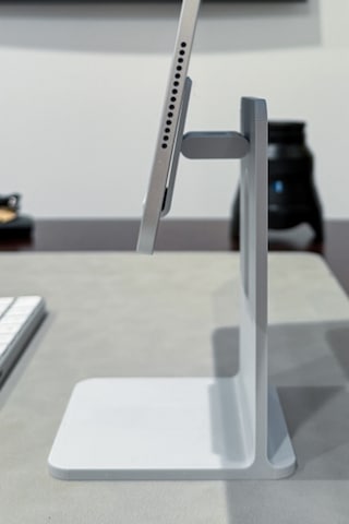 Tablet Standı Masaüstü Telefon Ve Tablet Tutucu, Kaymaz Tabanlı, Sağlam Ve Şık Tasarım