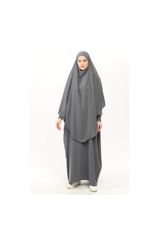 Altobeh Sultanbaş Nikaplı Çarşaf Hakim Yaka Kolu Lastikli Peçeli Ferace Medine İpek Füme L-XL Füme