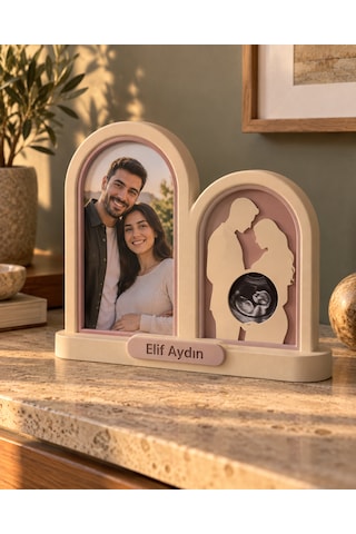 Sehmira İlk Heyecan Kişiye Özel Aile Ve Bebek Fotoğraf Çerçevesi Krem Sehmira İlk Heyecan Kişiye Özel Aile Ve Bebek Fotoğraf Çerçevesi Krem