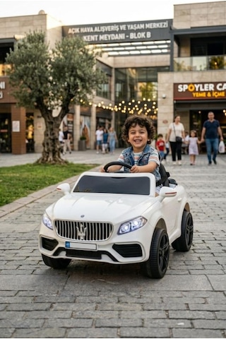 Massimo Gt 4x2 12v Uzaktan Kumandalı Led Farlı 2x Arka Süspansiyonlu Kemerli Çocuk Akülü Araba Beyaz