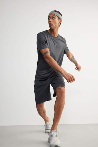 DeFactoFit Hızlı Kuruyan Slim Fit Dar Kesim Bisiklet Yaka Baskılı Sporcu Kısa Kollu Tişört V2887AZ25SPBK81