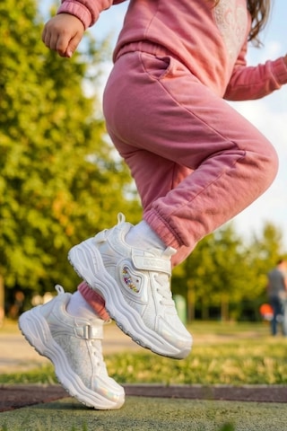 In Step Minio Işıltılı Kız Çocuk Beyaz Spor Ayakkabı - Simli Pul Detaylı