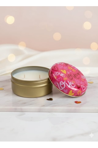 Forest Soul Sedir & Sandal Ağacı Kokulu El Yapımı Soya Mumu Happy Blaze Candle Kalpli Pembe