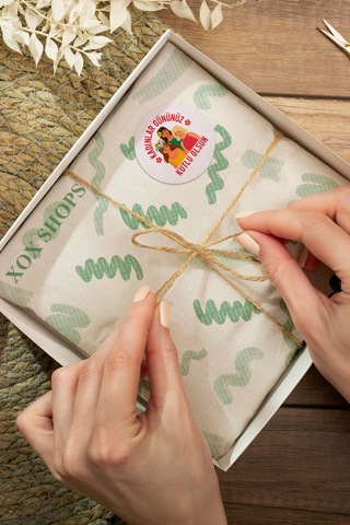 Kadınlar Gününüz Kutlu Olsun Sticker Etiketi 3x3cm St2417 Çok Renkli