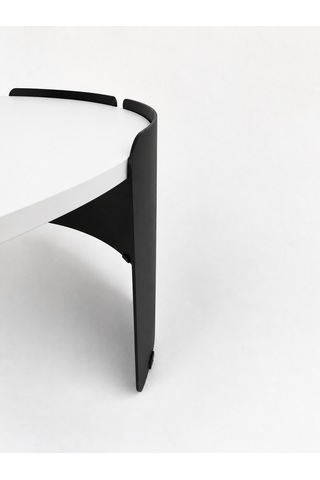 Orbit Yuvarlak Orta Sehpa Çap 90cm Beyaz Ve Siyah Metal Ayak 35cm Modern Tasarım Dekoratif Beyaz - Siyah