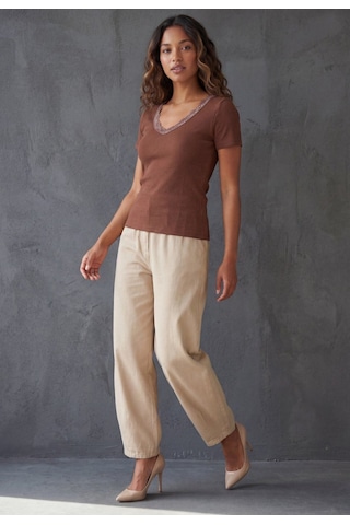 Kahverengi V Yaka Dantelli Slim Fit Kadın Tişört Mg2683 Kahverengi