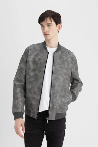 Defacto Slim Fit Dar Kesim Kolej Yaka Fermuarlı Cepli Astarlı Mevsimlik Hafif İnce Suni Deri Mont Ceket C6971AX24AUAR167 Antrasit