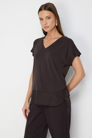 On Kadın V Yaka Parçalı T-shirt 71475 Kahverengi