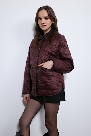 Antioch Kontrast Yaka Desenli Mont Bordo