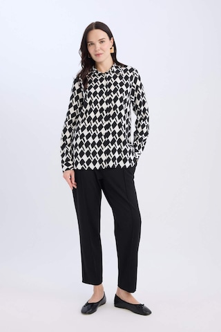 DeFacto Krep Pantolon Carrot Fit Basic Düz Beli Lastikli Dar Paça Cepli D5950AX24WNBK81 Siyah