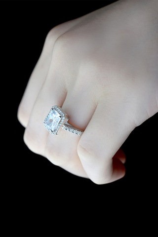 Pırlanta Topaz Baget Kesim Tektaş Yüzük