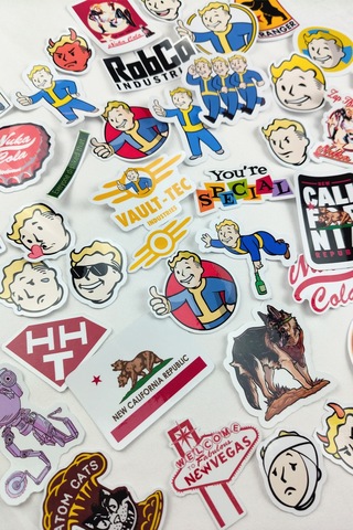 Fallout Serisi Mega Sticker Paketi 41 Parça Yapışkanlı Suya Dayanıklı Etiket Seti Çok Renkli