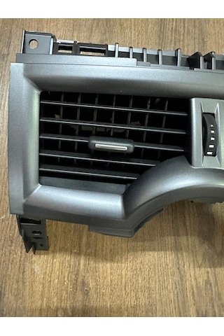 Renault Megane 2 Havalandırma Orta Izgarası 7701062442