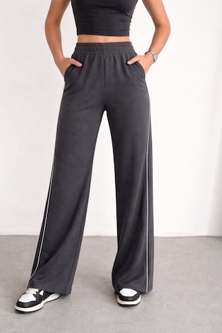 Gugus Kadın Trend Bol Paça Modal Kumaş Eşofman Altı Çift Cepli Wide Leg Yanları Beyaz Şeritli Gri-2