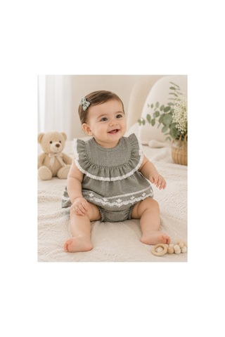 Omeca Concept Kız Bebek Dantel Detaylı 2'li Takım Fırfırlı Bluz Ve Bloomer Şort Haki