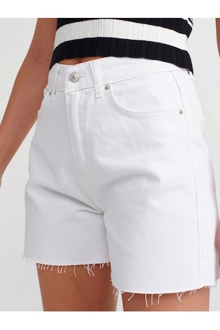 Quzu Denim Kadın Şort-Beyaz