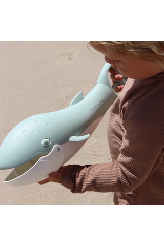Sunnylife - Whale Green Kum Toplama Oyuncağı Altın