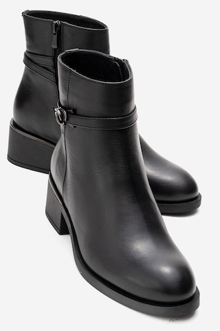 Ataköy Ayakkabı Kadın Hakiki Deri Aksesuar Detaylı Topuklu Bot - Pnc1486-sıyah Siyah