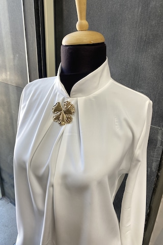 Pera Moda Gold Broş Detaylı Şık Bluz Gömlek Beyaz