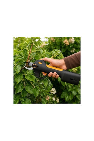 Fiskars Akülü Budama Makası Bypass M Batarya Dahil 1082297
