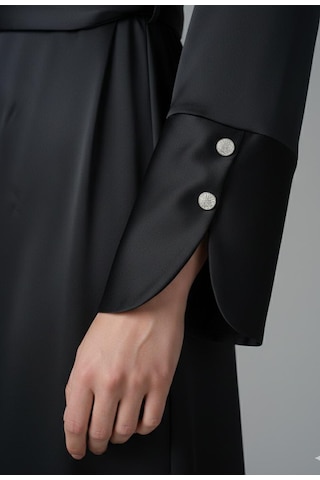 Wear&co Still Wear Co Stıll Kadın Siyah Saten Uzun Elbise Kruvaze Yaka, Kemerli, Şık Taşlı Abiye Elbise Siyah