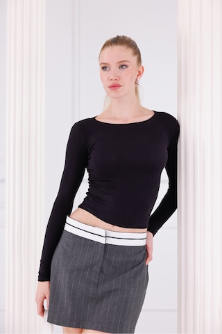 Buzzy Kumaş Uzun Kollu Kayık Yaka Bluz Siyah