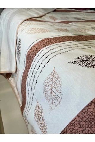 Kahverengi Yaprak Desenli Tek Kişilik Pike 160x240 Cm Doğal Tonlarda Şıklık Ve Konfor Renkli