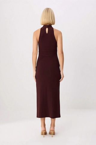 Benerly Kadın Halter Yaka Kolsuz Bodycon Midi Elbise Aksesuar Detaylı Ast Kahverengi