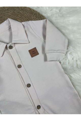 Gömlek Yaka Önden Düğmeli Arma Detaylı Erkek Bebek Tulum Krem