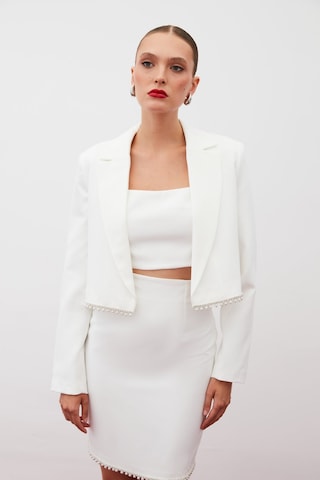 Sateen Aksesuarlı Kısa Ceket - Ekru-134922 Ekru