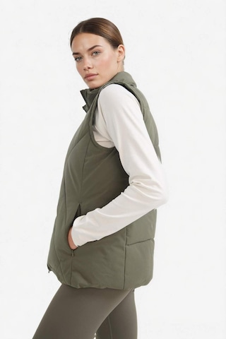 Defacto Defactofit Su İtici Slim Fit Dar Kesim Fermuarlı Sporcu Su Geçirmez Yelek E9210ax25aukh422 Haki