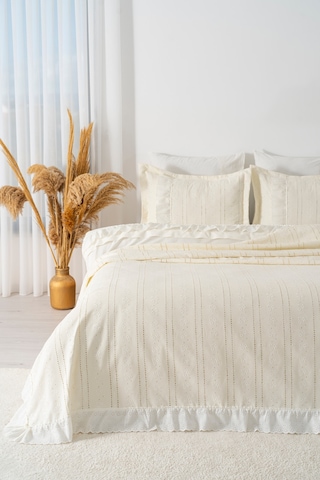 Esila Ekru Fırfırlı Çift Kişilik Nevresimli Pike Seti - 7 Parça Çeyiz Seti Ekru