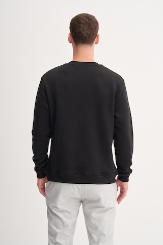 Cazador 54250 Erkek Bisiklet Yaka Sweatshirt Siyah