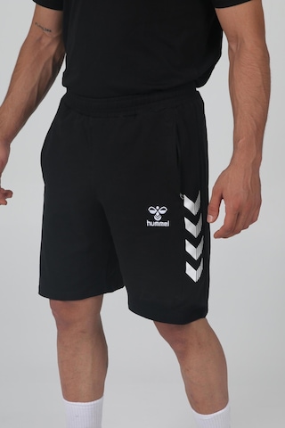 Hummel Armin Pamuklu Cepli Kamp Şortu Siyah