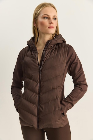 Shade Kadın Kapüşonlu Fermuarlı Garnili Slim Fit Şişme Mont 1123 60283816 - Acı Kahve Kahverengi