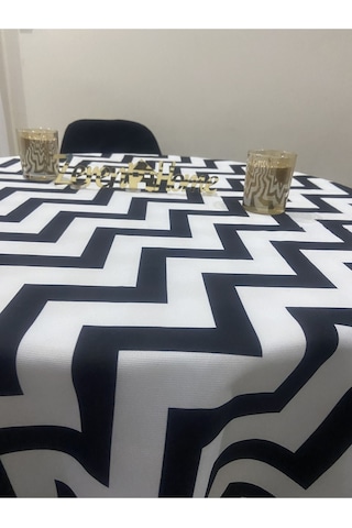 Sıvıya Dayanıklı Yuvarlak Dertsiz Masa Örtüsü Zigzag