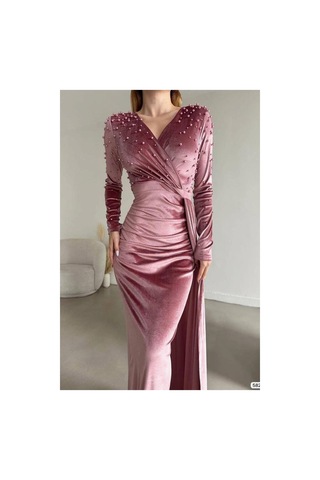 DefyModa Kadın Özgün Tasarım Esnek Kadife Kumaş Kruvaze Yaka Kuyruklu Abiye Elbise Pudra