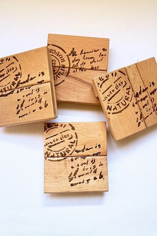 4 Lü Ham 1. Sınıf Masif Ahşap El Yapımı Mektup Desenli Bardak Alt Kahverengi