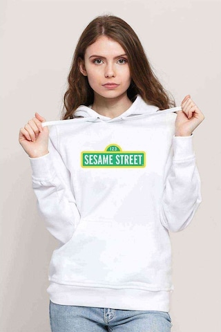 Susam Sokağı Baskılı Beyaz Kadın Kapşonlu Sweatshirt (534770427)