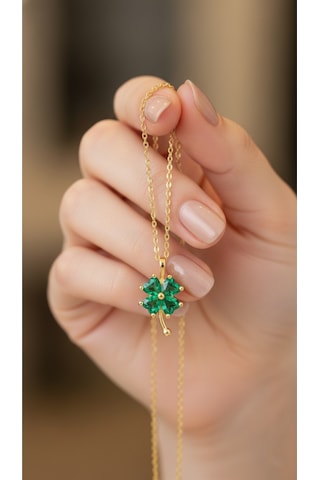 Çekirdekjewelry 925 Ayar Gümüş Ürün Zümrüt Taşlı Yonca Kolye Sarı
