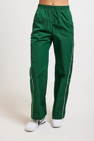 Sportswear Windrunner High-waisted Woven Open-hem Yeşil Kadın Eşofman Altı Yeşil