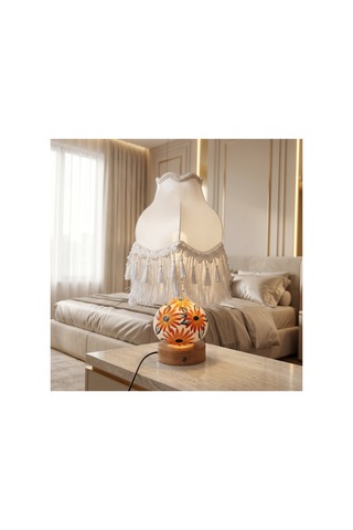 Lumina Artisan: İpek Şapkalı Ve Çiçek Desenli Porselen Abajur - 46 Cm Beyaz