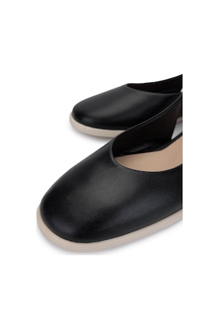 Tamer Tanca Kadın Hakiki Deri Siyah/krem Babet Ayakkabı 961 11940 Bn Ayk Y25 Sıyah/krem Siyah Krem