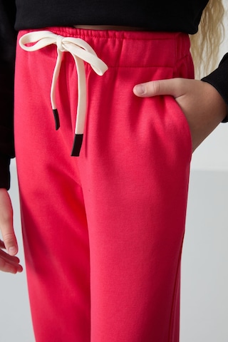 Tommy Life Viva Kırmızı Pamuklu İçi Tüylü Yumuşak Dokulu Standart Fit Nakışlı Kız Çocuk Eşofman Alt - 75158 Kırmızı