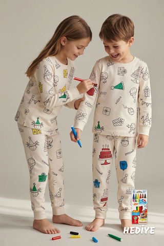Zuzunga Boyanabilir Doğum Günü Temalı Çocuk Pijama Takımı Yıkanabilir 6-lı Kalem Hediyeli Ekru