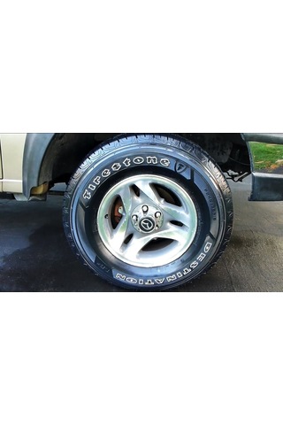 Altın Oran Oto Lastik Parlatıcı ve Siyahlaştırıcı Sprey 5000 Ml